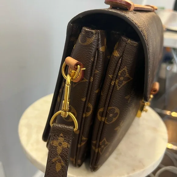 Louis Vuitton Pochette Métis Shoulder Bag Brown Canvas, * AUTHENTIC * - Picture 4 of 12